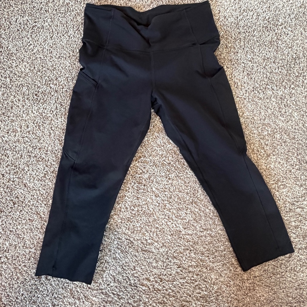 Lululemon Fast and Free Crop II 19" *Non-Reflective Size 8